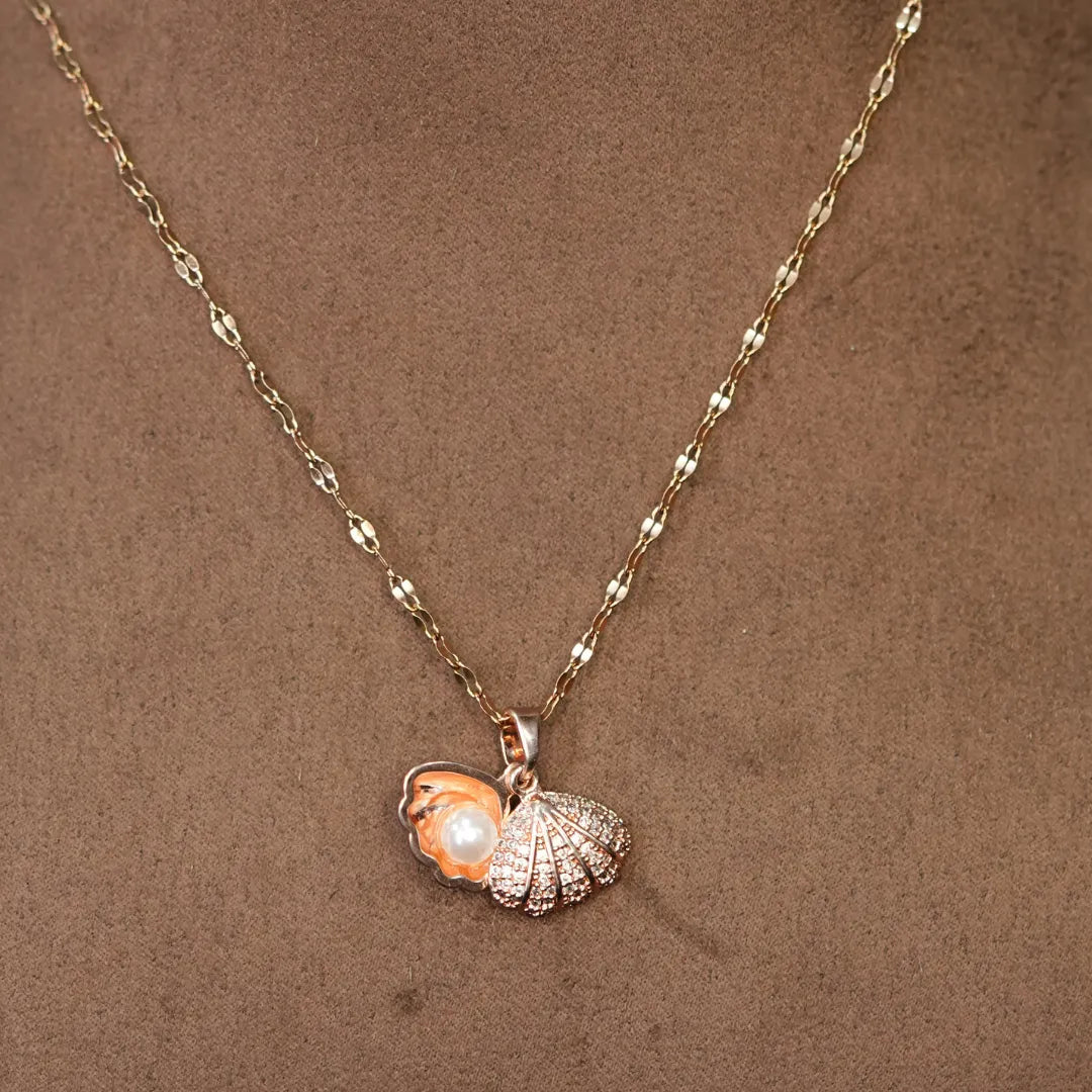 Golden Seashell Necklace