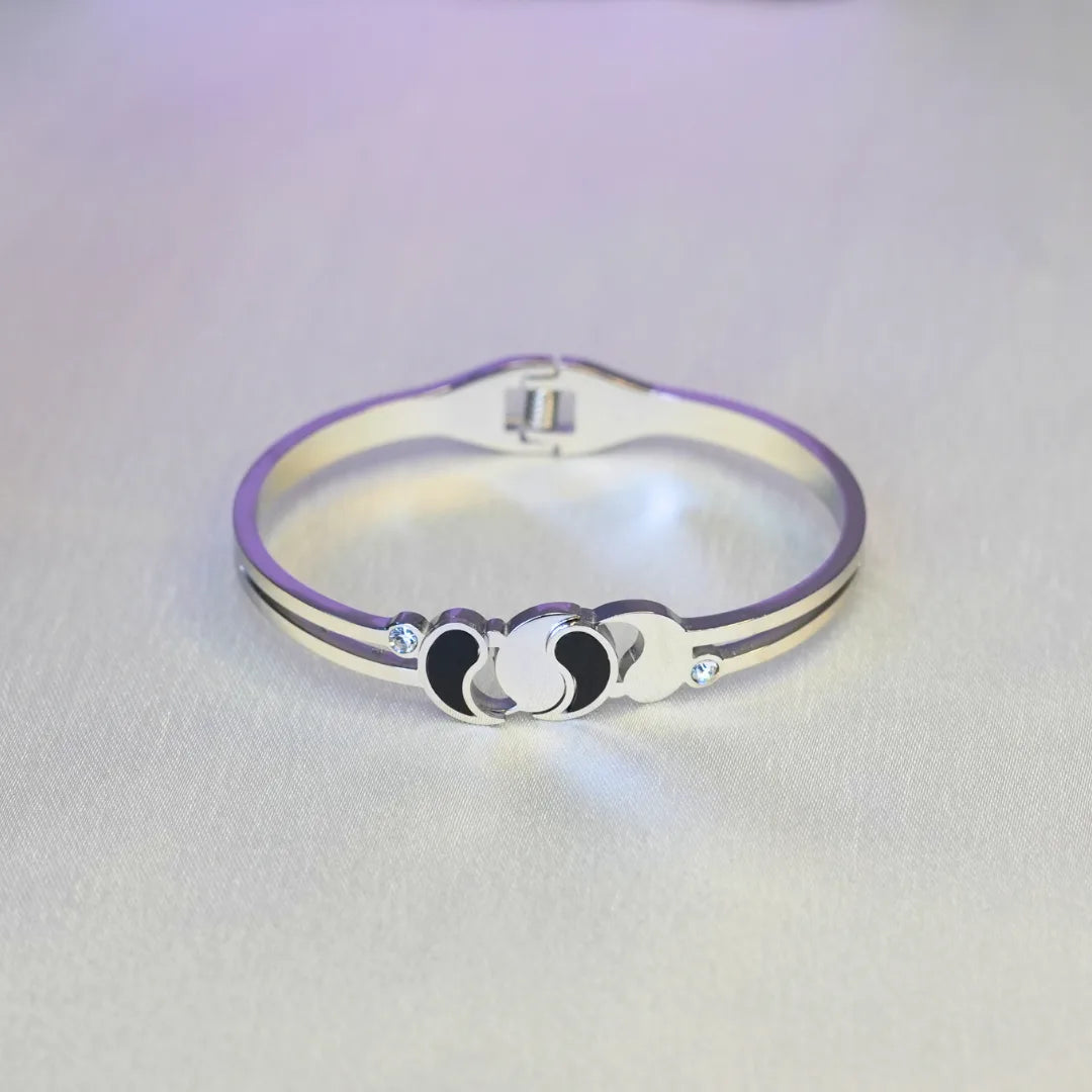 Moonlit Aura Bracelet 🌙