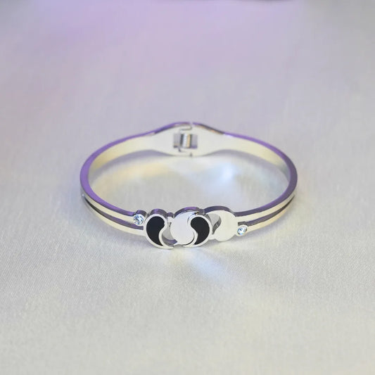 Moonlit Aura Bracelet 🌙