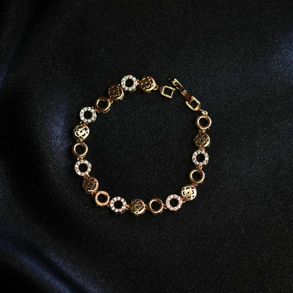 Lustre Loop Bracelet